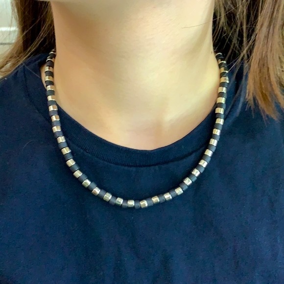 Silver and black bead necklace - Picture 1 of 4